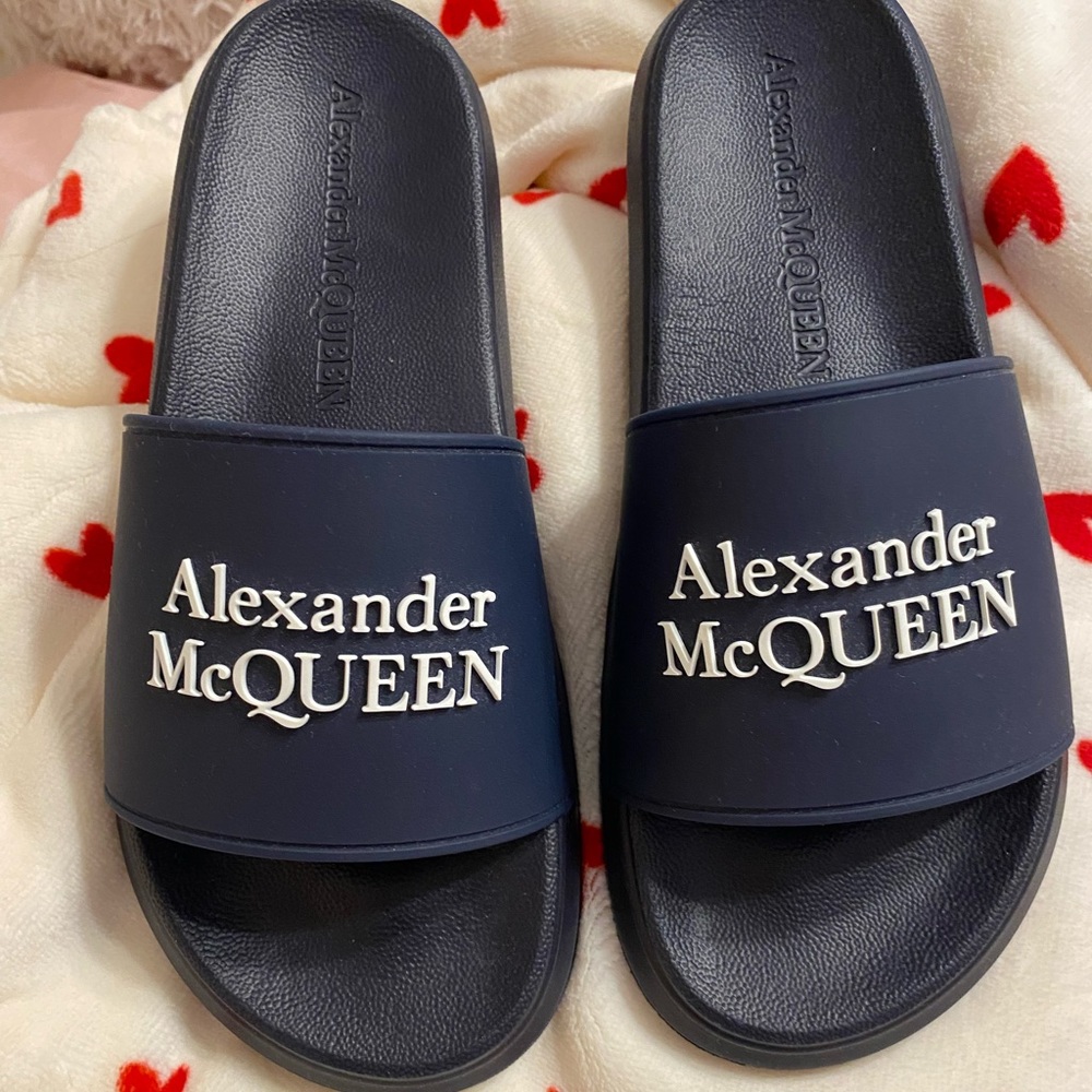 ALEXANDER MCQUEEN SLIDES